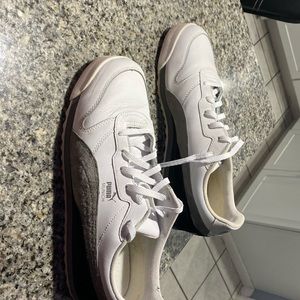 Puma white-insignia Blue, Size 10.5